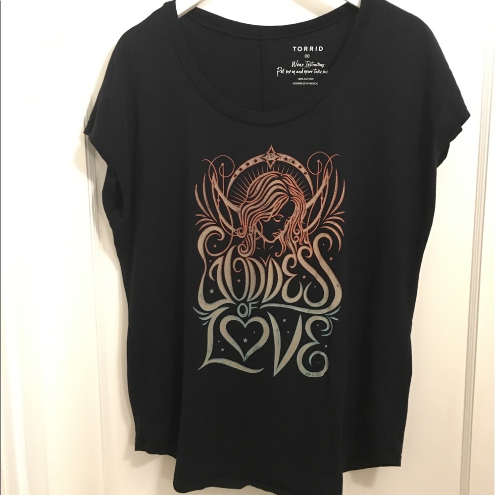 Torrid size 00 Goddess of love tee